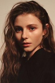 Thomasin McKenzie no elenco de Tempo