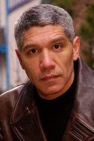 Peter Francis James no elenco de Os Perdedores