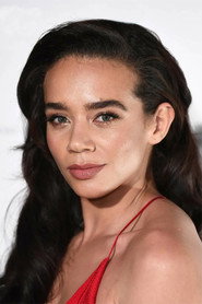 Hannah John-Kamen no elenco de Jogador N° 1