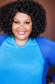 Nicole Byer no elenco de A Sociedade Norte-Americana dos Negros Mágicos