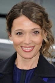 Anne Marivin no elenco de Sob as Águas do Sena