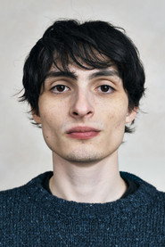 Finn Wolfhard no elenco de A Lenda de Ochi