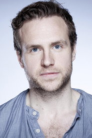 Rafe Spall no elenco de Chumbo Grosso