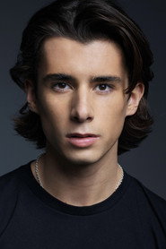 Georgie Farmer no elenco de Wandinha