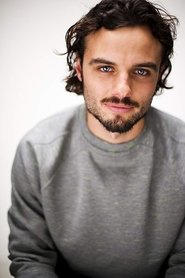 Josh McKenzie no elenco de Ataque à Cabana