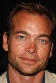 Jonathan Breck no elenco de Olhos Famintos