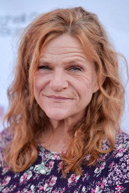 Dale Dickey no elenco de O Segredo de Widow's Bay