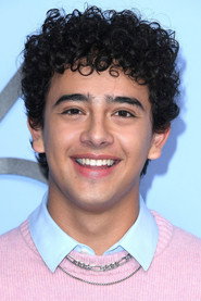 Kingston Rumi Southwick no elenco de O Segredo de Widow's Bay