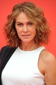 Elena Sofia Ricci no elenco de Outro Pequeno Favor