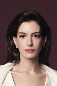 Anne Hathaway no elenco de Batman: O Cavaleiro das Trevas Ressurge