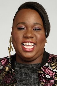 Alex Newell no elenco de Outro Pequeno Favor