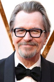 Gary Oldman no elenco de Batman: O Cavaleiro das Trevas Ressurge